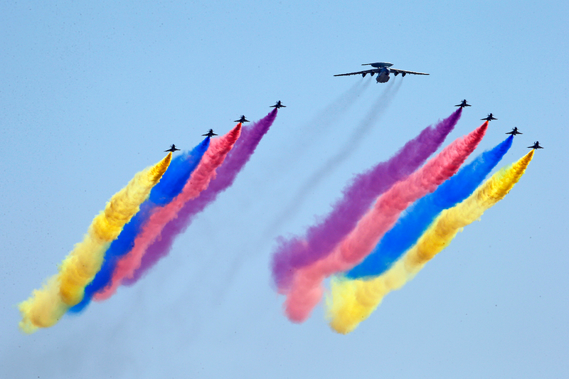 Illustration for article titled China's Massive Victory Day Parade Was Long On Weapons But Short On Power Players